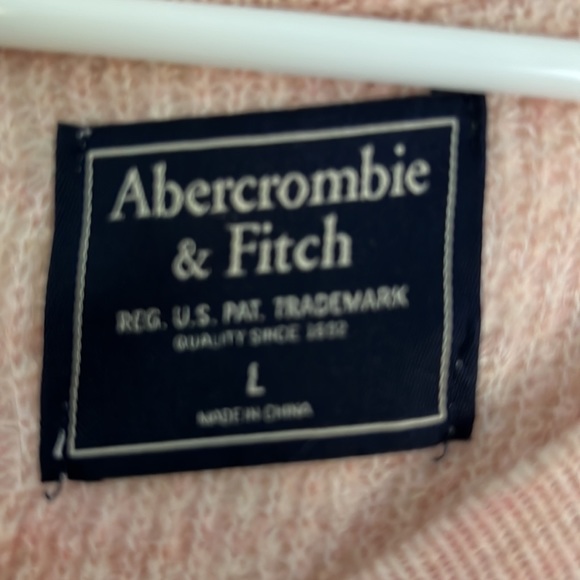 Abercrombie & Fitch sweater - Picture 2 of 5